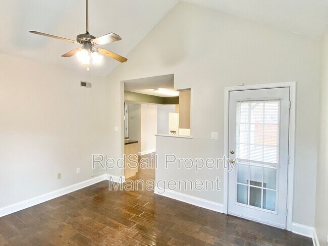 Building Photo - 710 Prince Ct