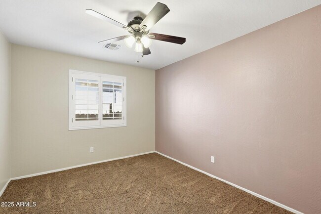 Building Photo - 21663 E Via Del Rancho Rd