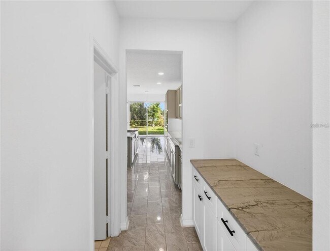 Building Photo - 2556 Leyland Cypress Ln