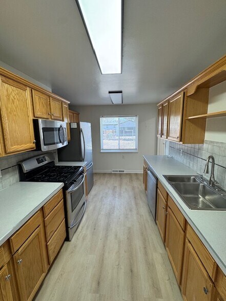 Building Photo - 1540 S Bellaire St