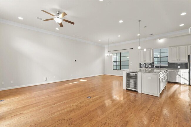 Building Photo - 1408B W 26th St