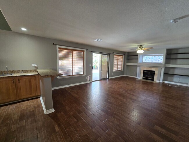 Building Photo - Don’t wait for summer, your pool home is ready now!!! 4 Bedroom, NW Las Vegas