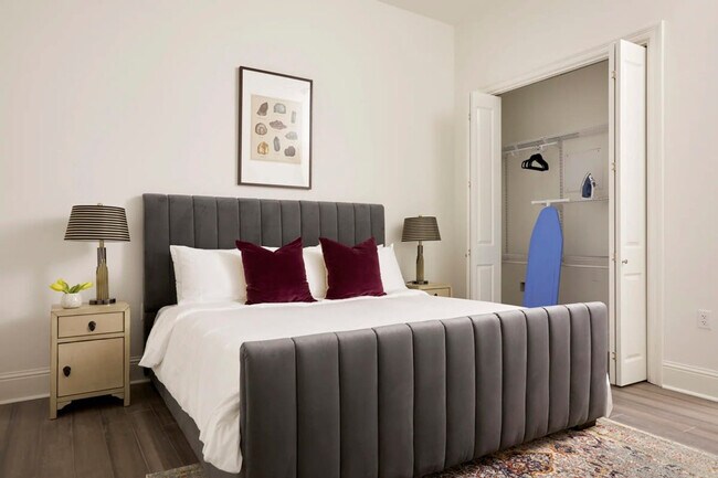 Building Photo - 800 Gravier St