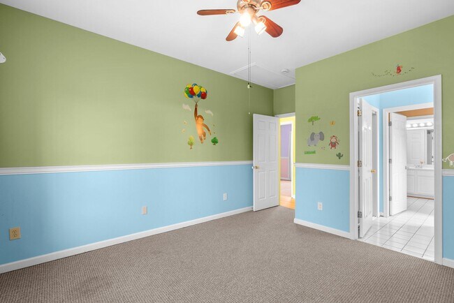 Building Photo - 13111 Venetian Rd