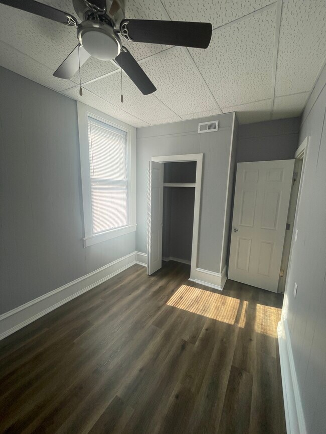 Building Photo - 1103 N 8th St