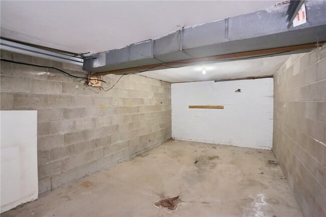 Building Photo - 442 Brierly Ln