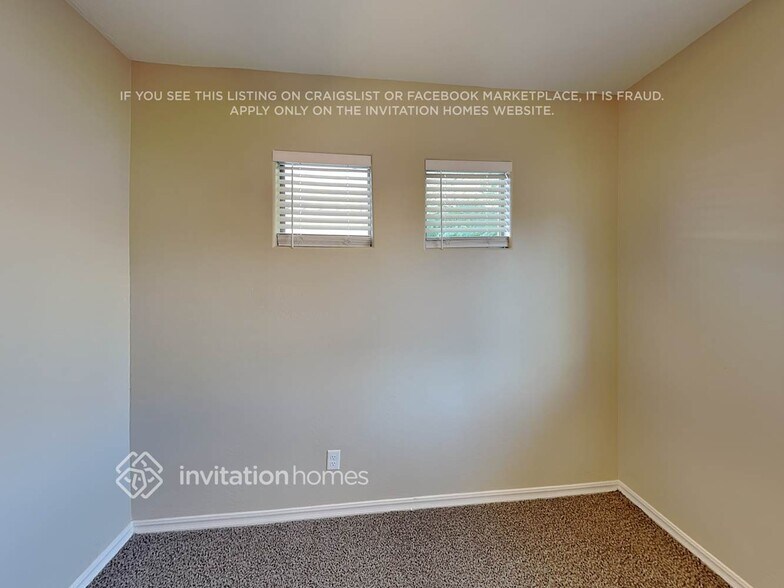 Building Photo - 14541 W Maui Ln