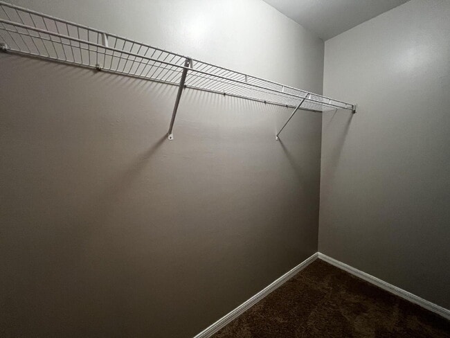 Building Photo - The Secret? Space. The Gift? $500 Off! APP...