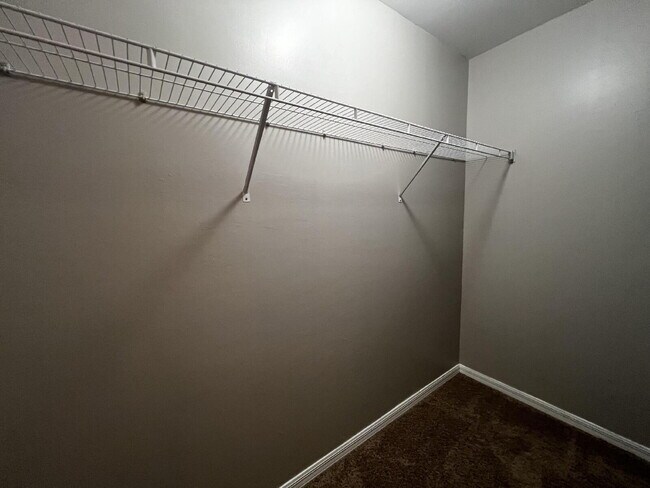 Building Photo - The Secret? Space. The Gift? $600 Off! APP...