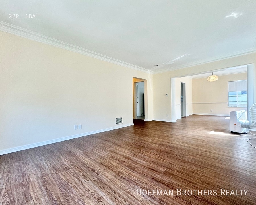 Building Photo - 120 Flores St