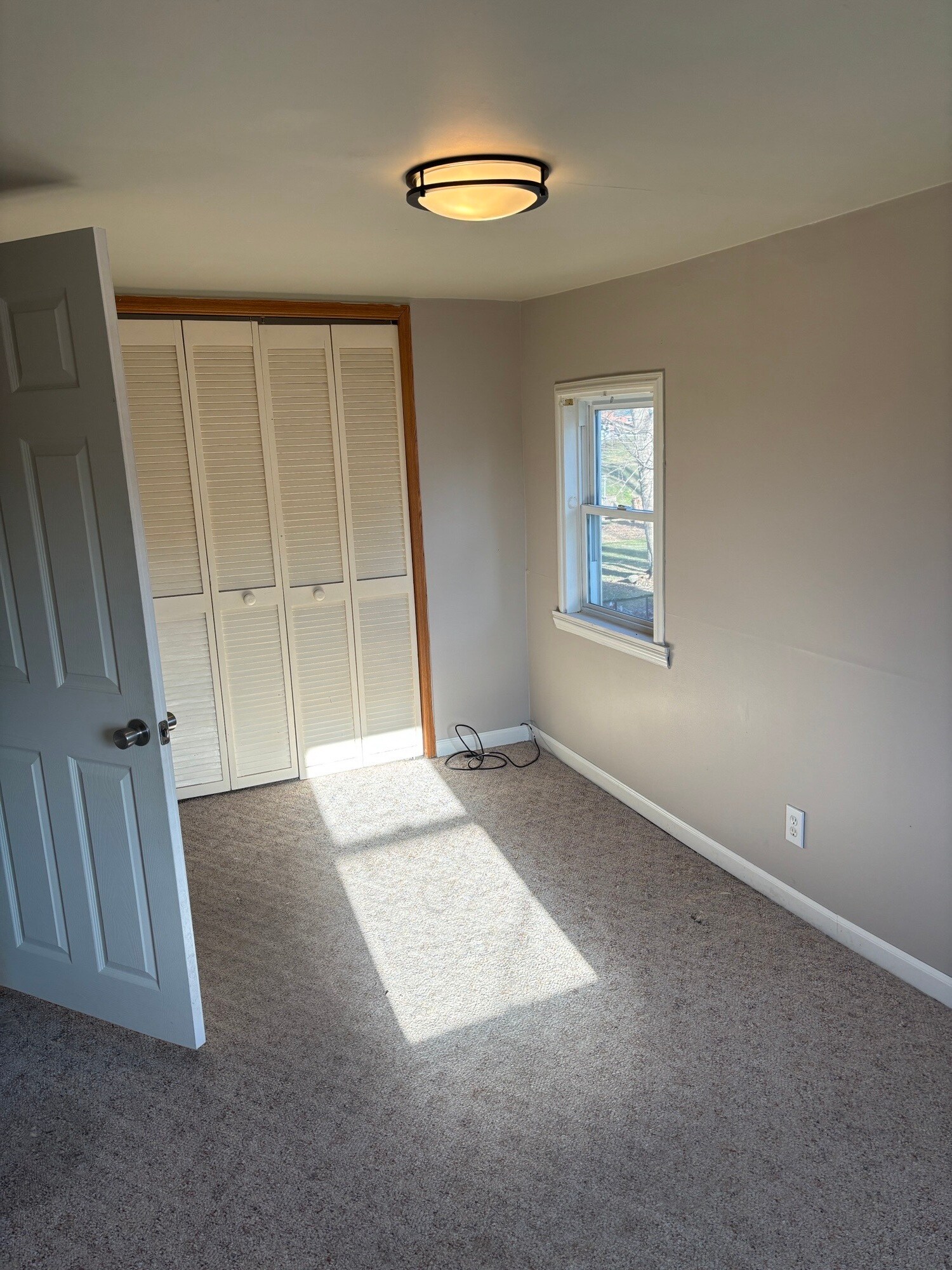 Building Photo - 579 W Mahoning St