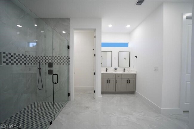 Building Photo - 3005 52nd St W