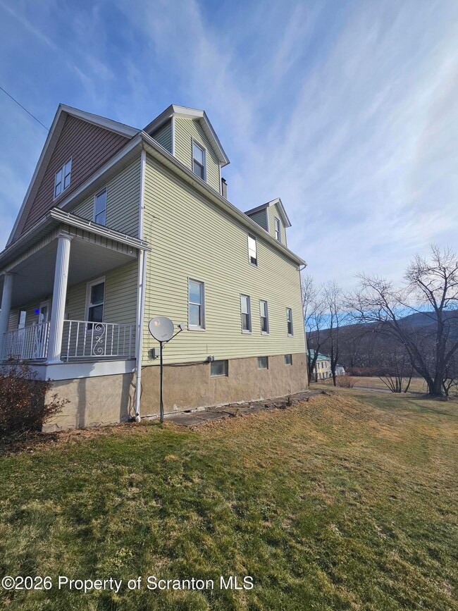 Building Photo - 1044 John Ave