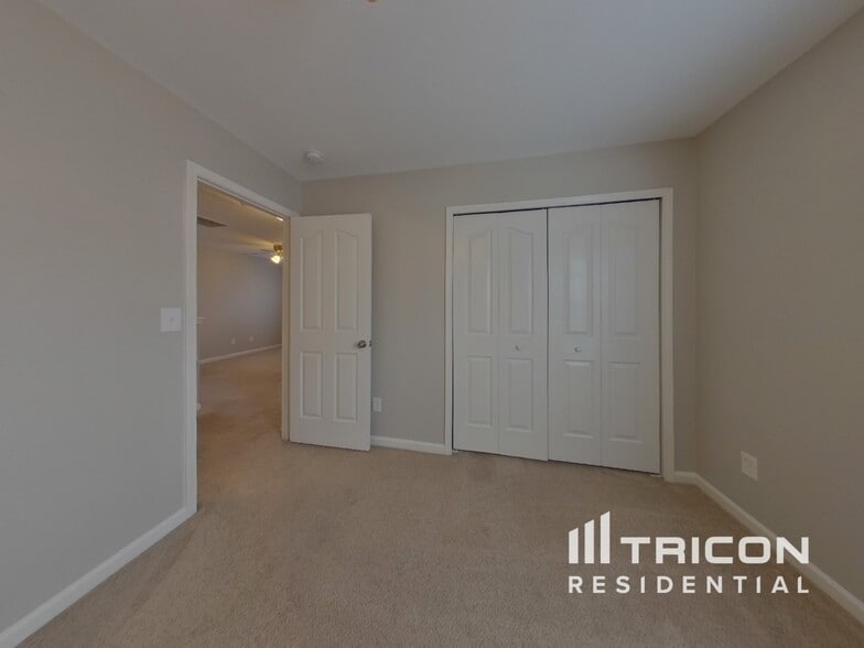 Building Photo - 8334 Rolling Meadows Ln