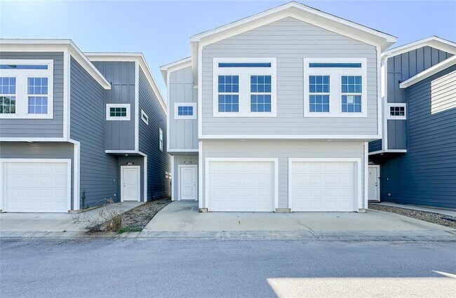 Building Photo - 18813 Luminescent Ln