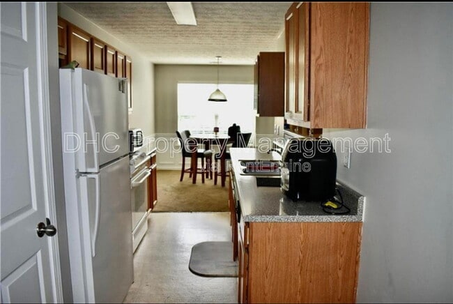 Building Photo - 2812 Vining Ridge Terrace