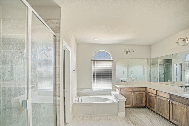 Building Photo - 1621 Rose Willow Wy