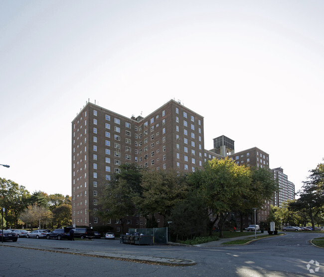 Building Photo - Fresh Meadows Apartments