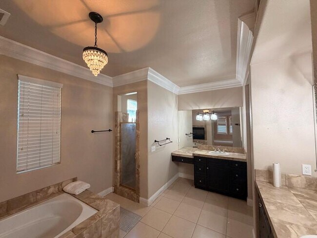 Building Photo - 3032 Hanson Ave