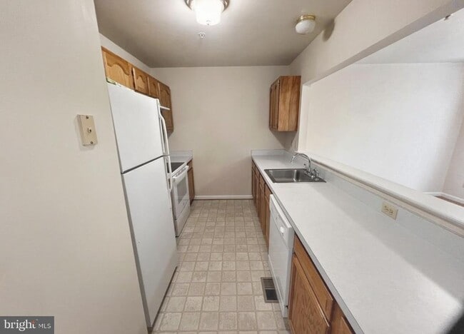 Primary Photo - 3615 Harbor Rd