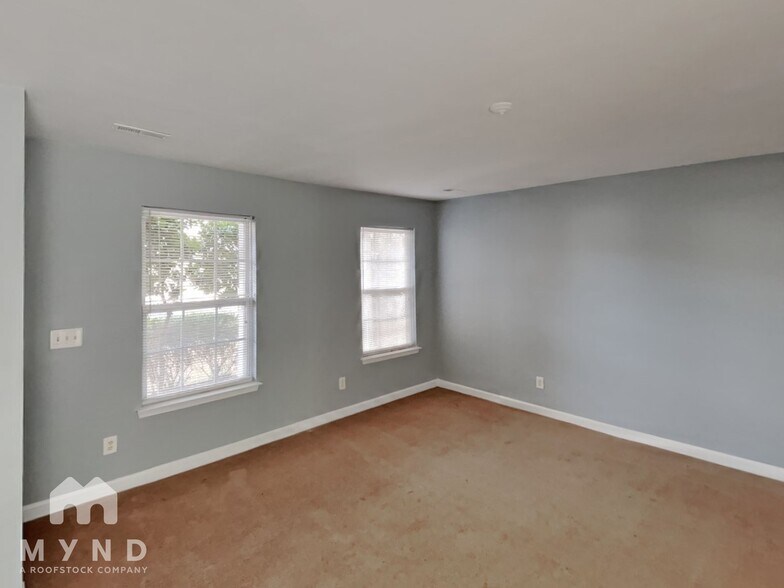 Building Photo - 14008 Mallard Lake Rd