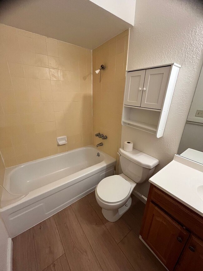 Building Photo - Cowell 4808-4810