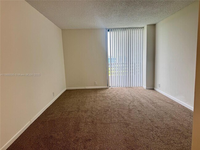 Building Photo - $3,100MONTHLY;3300 NE 191ST STREET #1106 A...