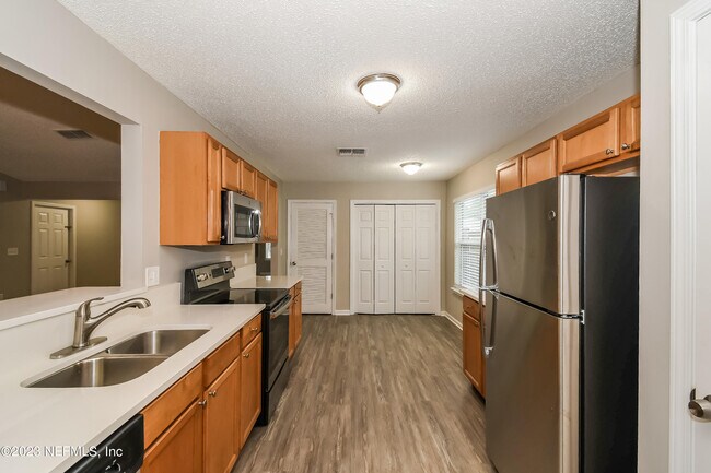 Building Photo - 11191 Lauren Oak Ln