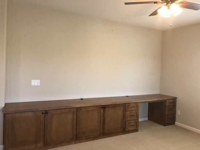 Building Photo - 5 bedroom Whitney Ranch Beauty! Walking di...