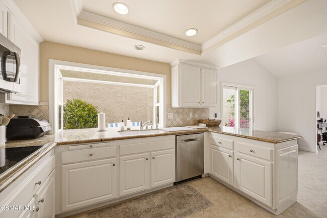 Building Photo - 2379 Leeward Cir