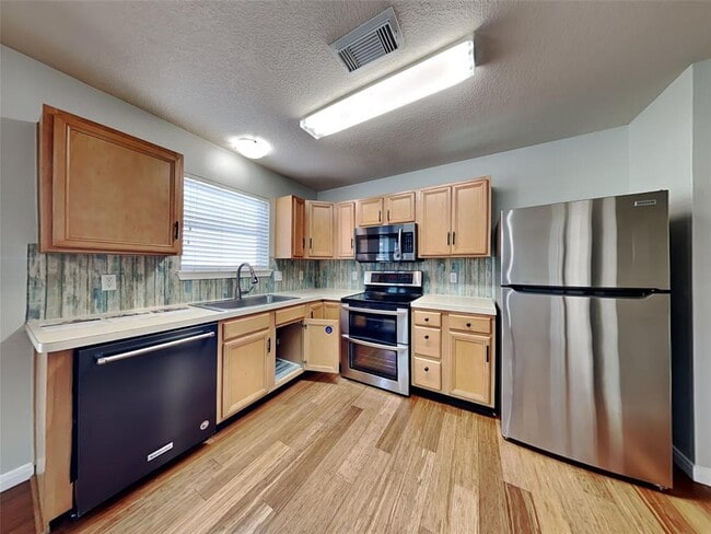 Building Photo - 5003 Hauna Ln