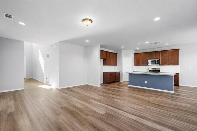 Building Photo - 453 Gaida Loop