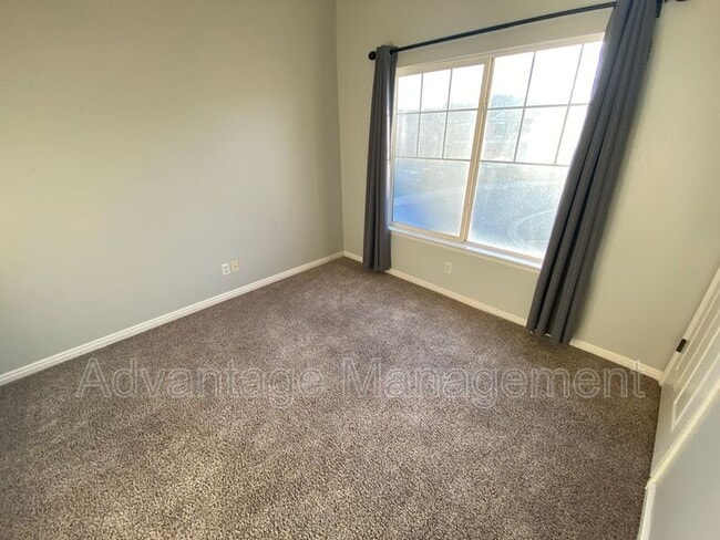 Building Photo - 1077 Canyon Meadow Dr