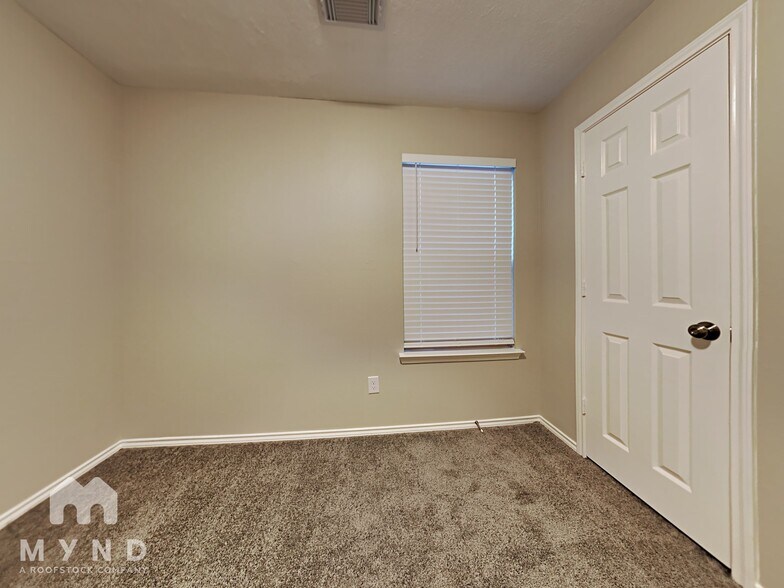 Building Photo - 3523 Avalon Castle Dr