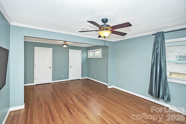 Building Photo - 121 Marshdale Ave SW