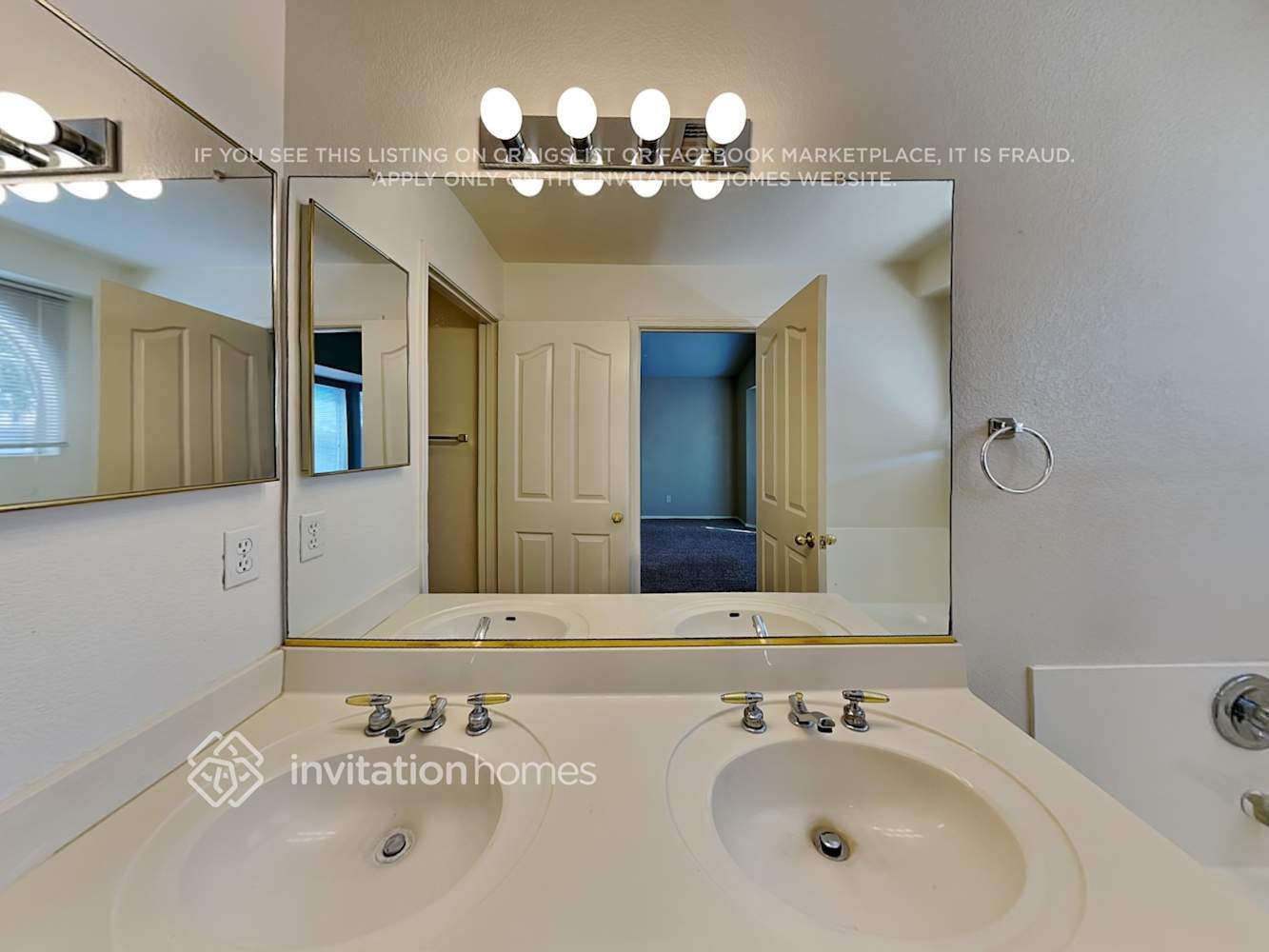 Building Photo - 2542 N 124th Dr