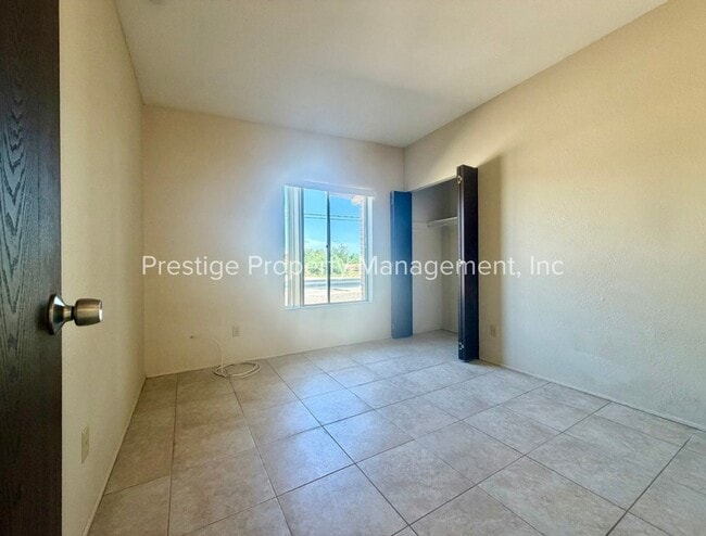Building Photo - 2618 S Camino Seco