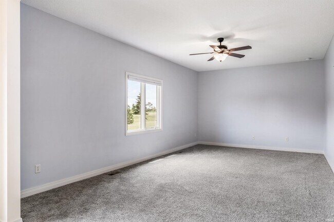 Building Photo - 625 Perolla Dr