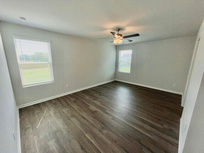 Building Photo - 503 Sandy Holw Dr