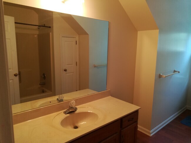 Building Photo - 2044 Fletcher Cove