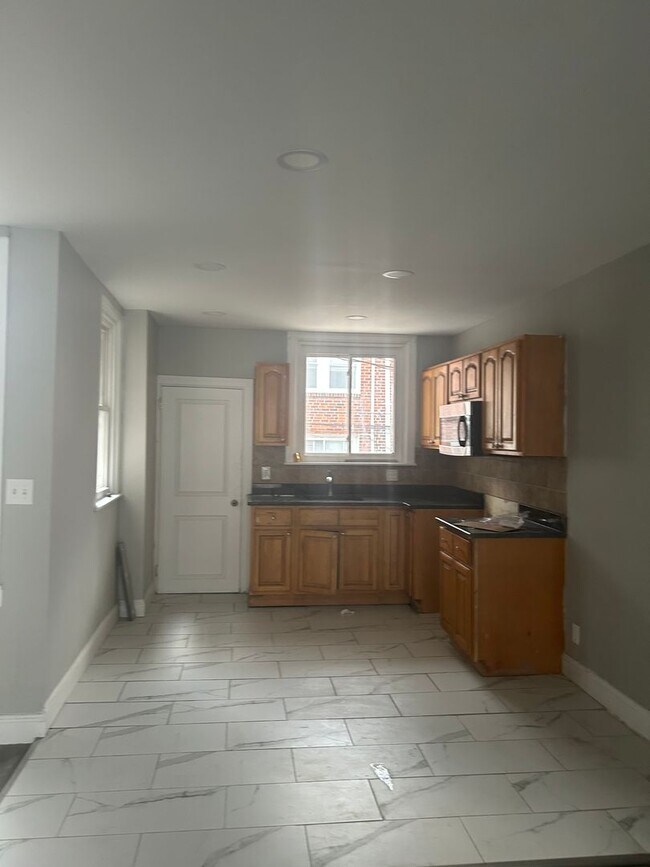 Building Photo - Beautiful  3Br 2Bat house for rent