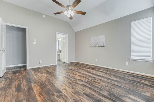 Building Photo - 4506 Silverlake Dr