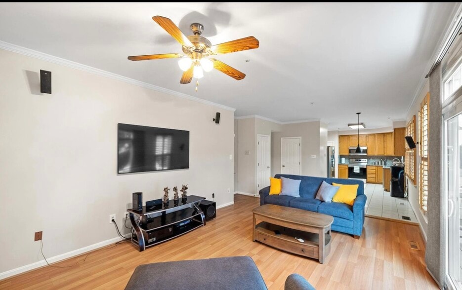Building Photo - 5714 Silk Tree Dr