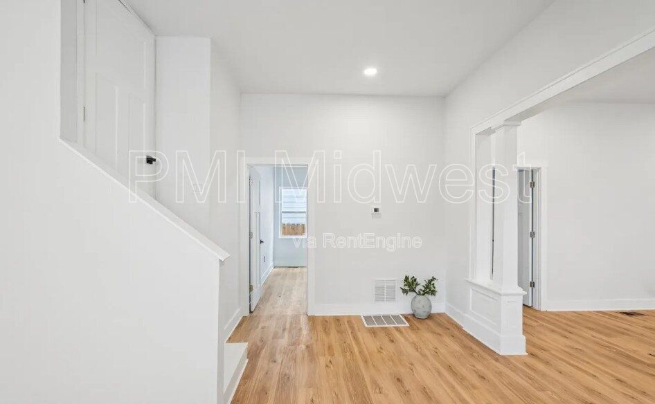 Building Photo - 941 King Ave