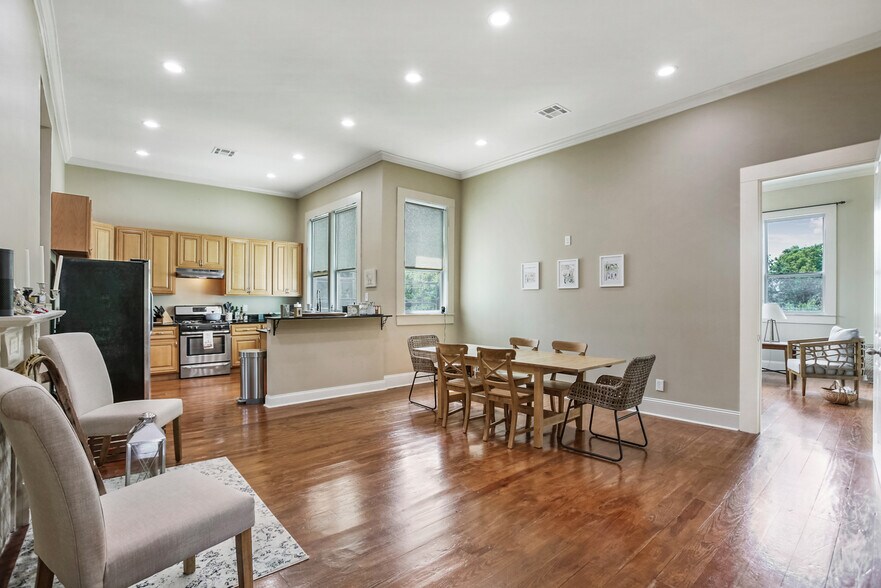 Building Photo - 5417 Danneel St