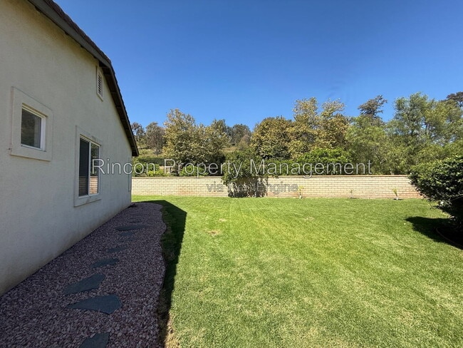 Building Photo - 605 Corte Sol
