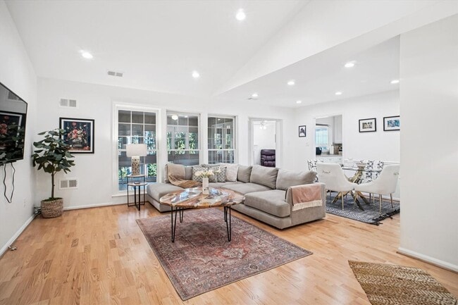Primary Photo - Furnished 2BR/2BA plus den located at Tuck...