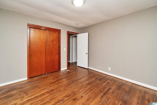 Building Photo - 1301 27th Ave N