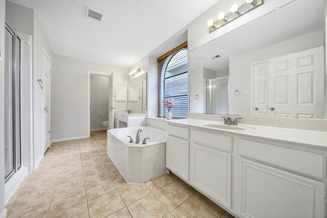 Building Photo - 6414 Oakburl Ct