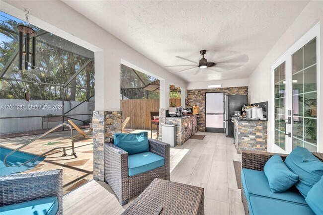 Building Photo - 252 Malibu Cir